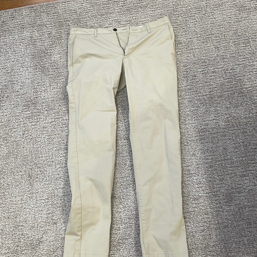 Mens Theory chinos in cotton & performance fabric. In fantastic shape!